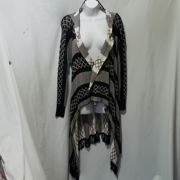 Mia Maddison cardigan - Picture 4 of 8